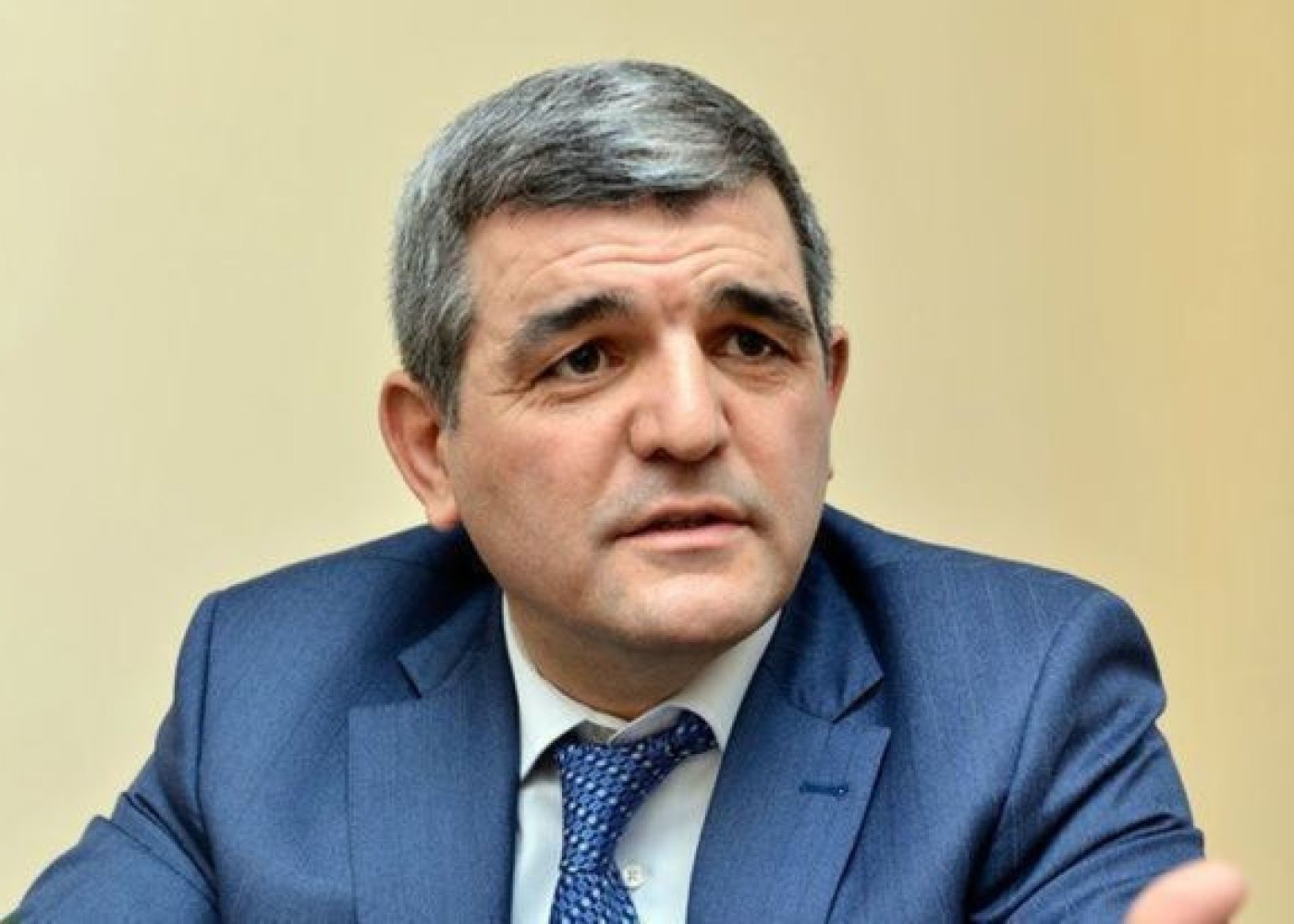 Deputat Fazil Mustafa güllələndi - VİDEO (YENİLƏNİB)